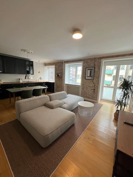 Cozy Apartment In Christianshavn W Two Balconies. Copenhagen Exterior photo